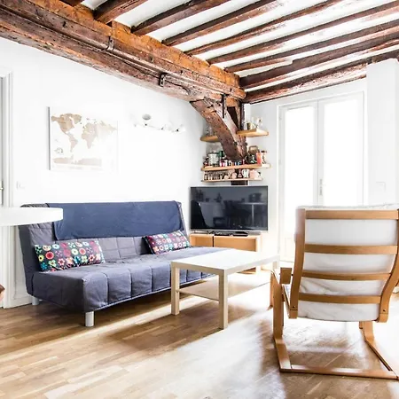 Charming 2 Near Republic Apartment *