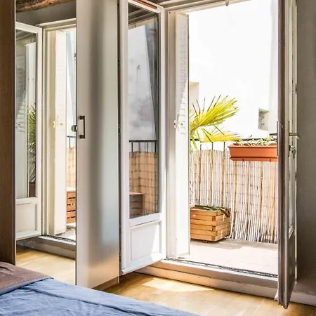 Apartment Charming 2 Near Republic *
