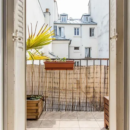 Charming 2 Near Republic Paris